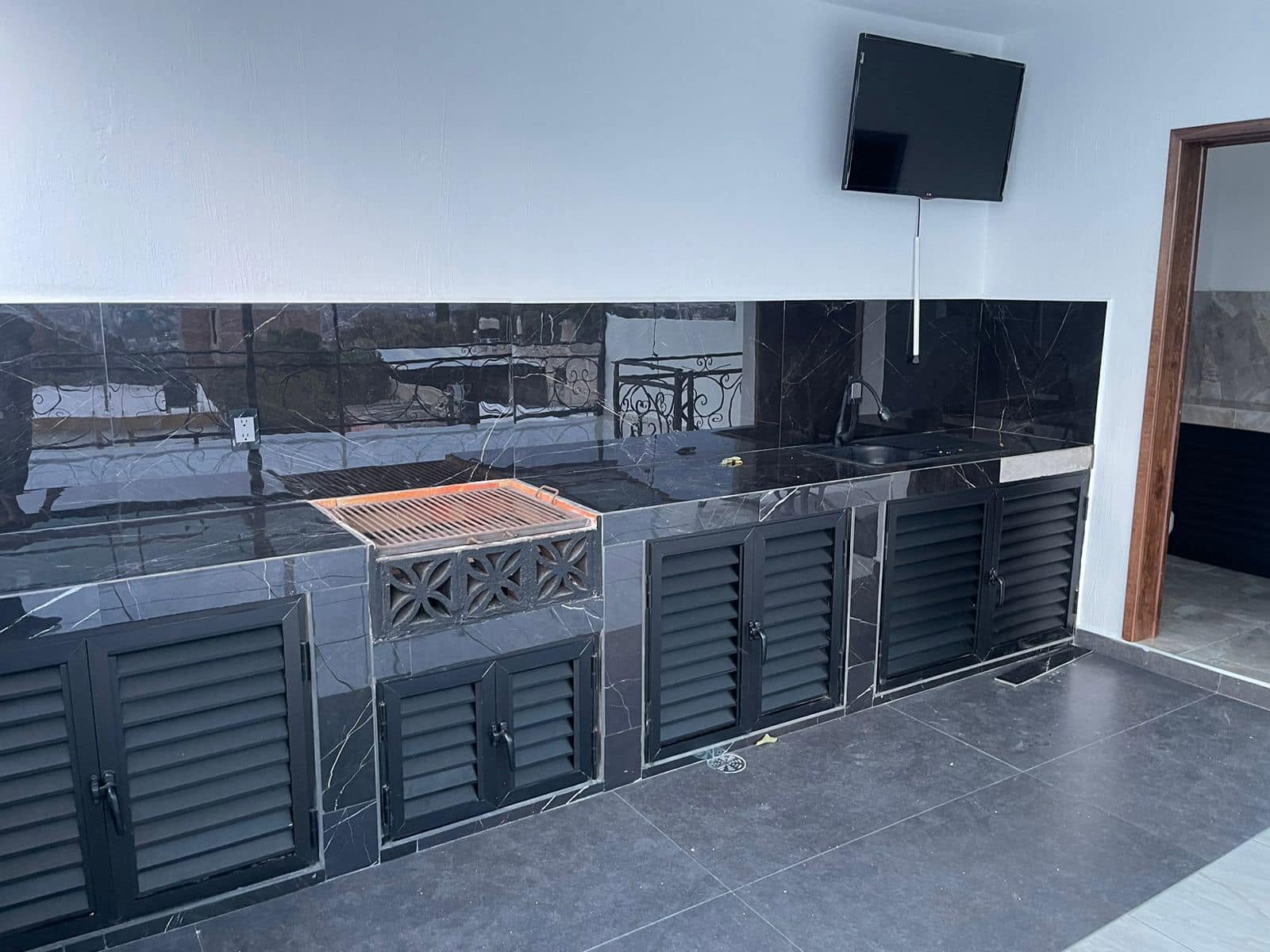 Barra para Bebidas y Asador